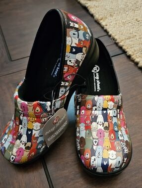 Easy Street Slip Resistant Non Marking Womens 10W Dog Clogs Fully Padded NWT